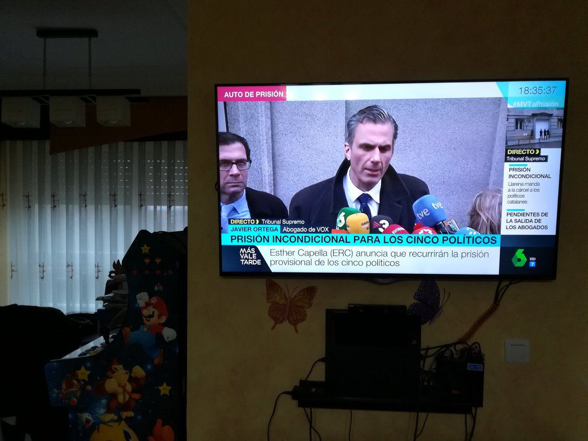 Jandrolion's tweet photo. ¡¡Que pedazo de alegría!! GRAN TRABAJO DE @vox_es @Alternativa_VOX @madrid_vox ¡¡SE HACE JUSTICIA!! A PRISIÓN 5 POLÍTICOS CATALANES POR TRABAJAZO DE @Ortega_Smith y @pedro_fhz ¡¡VIVA ESPAÑA!! Hoy es día de mostrar la bandera. ¡¡GRANDES!! @policia @guardiacivil https://t.co/dTp9ekZqFB