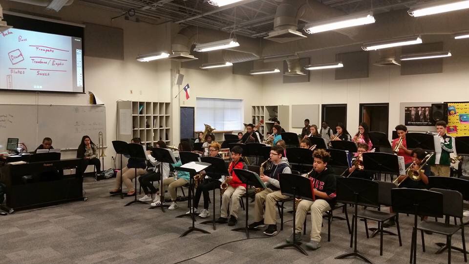 arpedigo's tweet image. First beginning jazz band rehearsal! @cfbLongFalcons #TalonTerritory