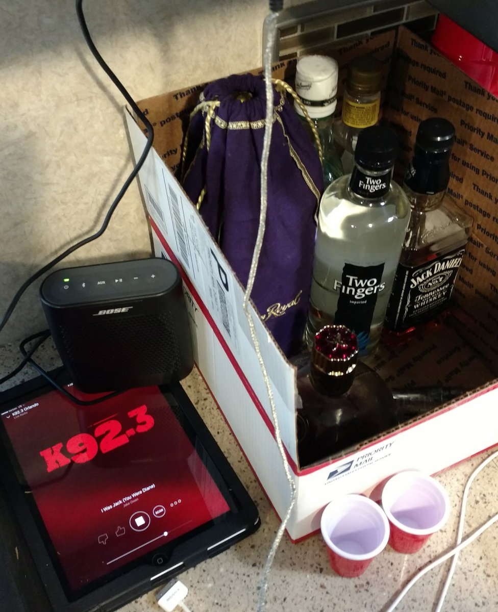1Fan_Runaway's tweet photo. @K923Orlando @RunawayCountry
Let's do shots! #RunawayCountry2018 https://t.co/8S77DF5gAb