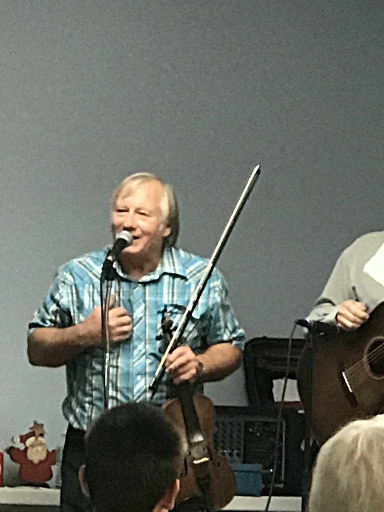 country_lit's tweet photo. Tonight is the Night !!
George Portz and The Friends Of Bluegrass On Stage @ South West Illinois College https://t.co/zgWTXGWWRq