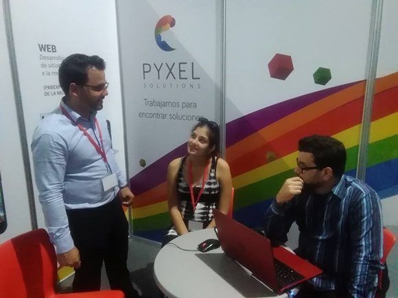 SandraFujishiro's tweet photo. Feria Internacional #Informatica2018 en #Cuba muestra no solo la labor del sector estatal; proyectos, grupos de trabajos, robótica, soluciones informáticas y + semuestran en la Feria Expositiva paralela a la XVII Convención Internacional. #ETECSA presente con sus servicios https://t.co/oO0ruyifBX