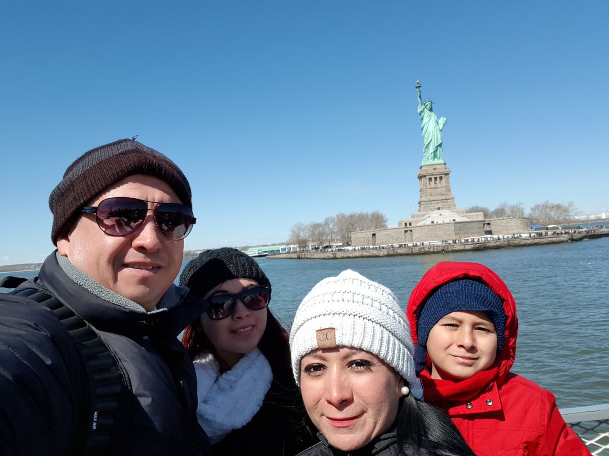 Embedded twitter photo