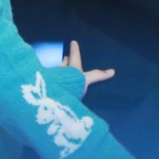 sunlop's tweet photo. มือติ๊ดเดียวเกาะอยู่ตรงเอวพิจ๋า https://t.co/9BJE87uQZ7