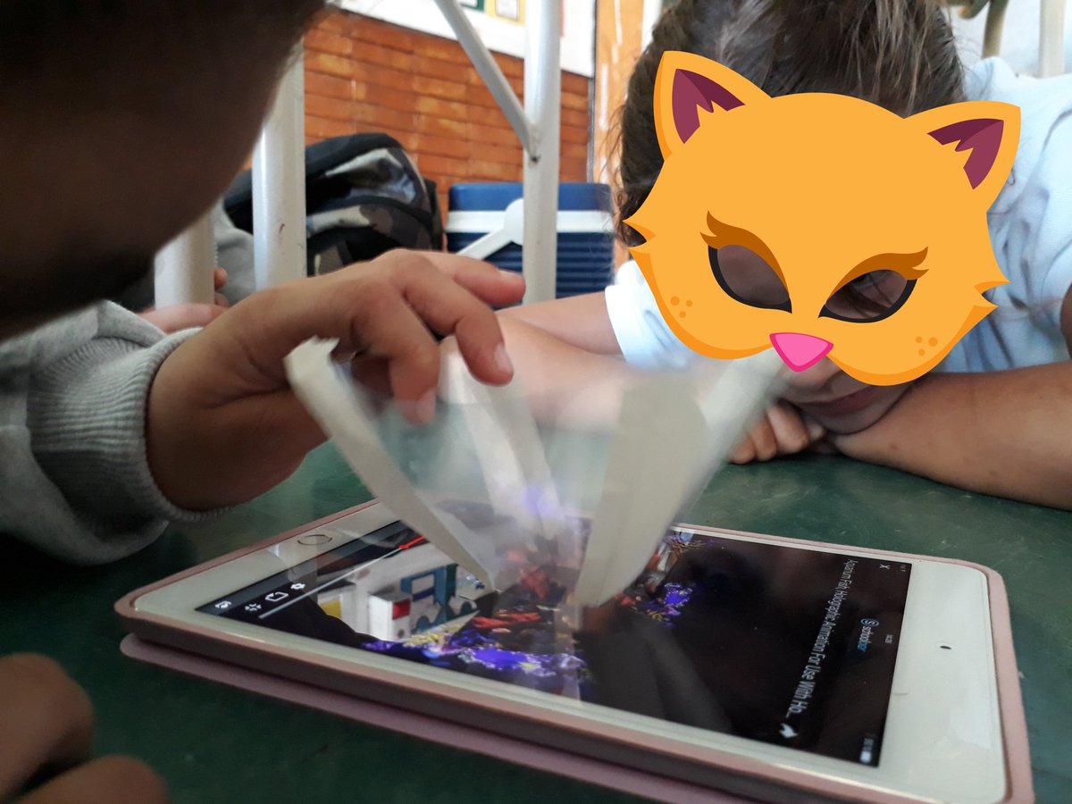 BDSP4C's tweet photo. #Day23 we made a #HologramProjector during our #EdTech project. https://t.co/0AgvPtmKRh
