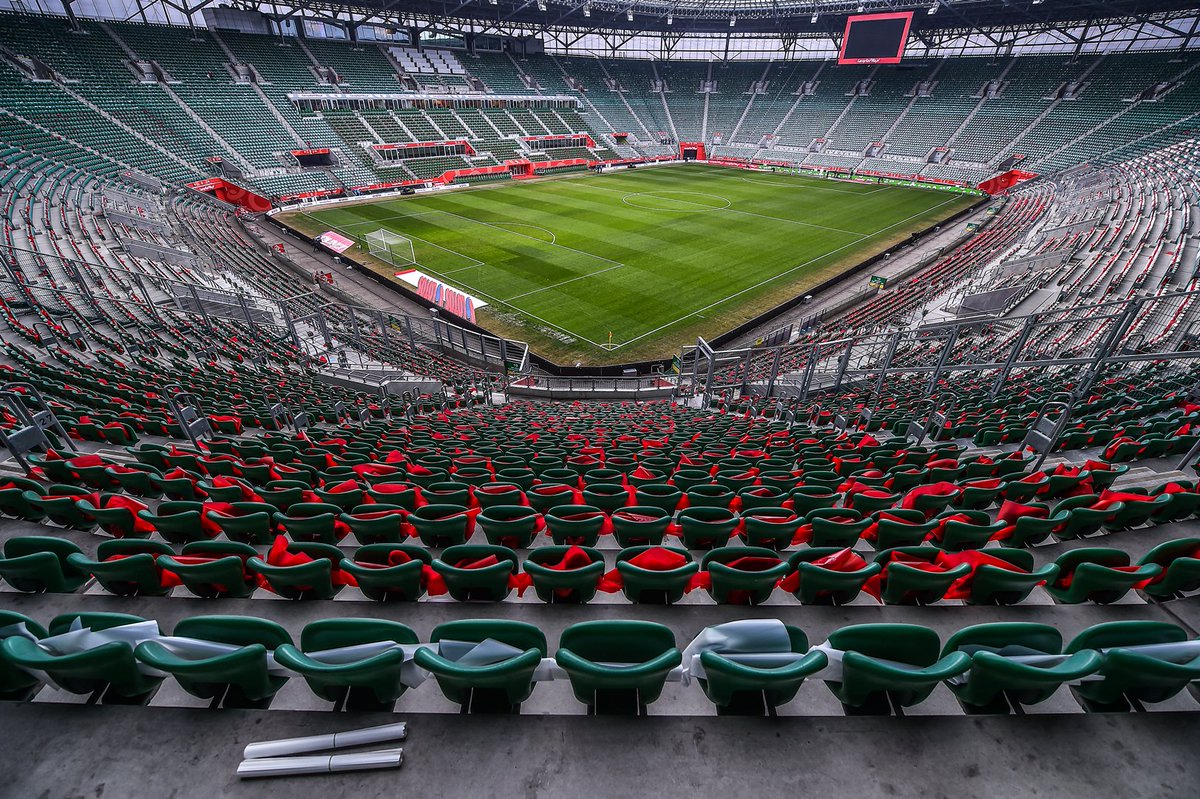 LaczyNasPilka's tweet photo. Czekamy aż @StadionWroclaw się zapełni! 😍🇵🇱
#POLNGA https://t.co/naCr3ednQ5