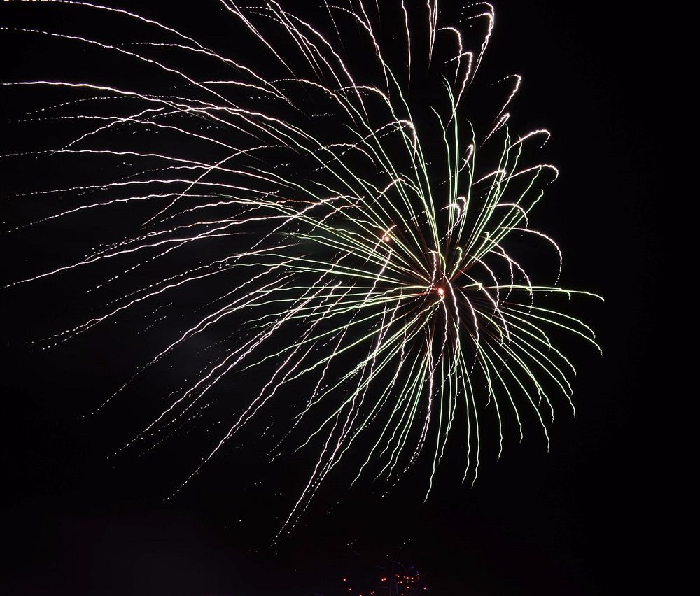 Considering #Fireworks for your #Wedding? We create displays across #Somerset &amp; the South West. bit.ly/2ovXnJx