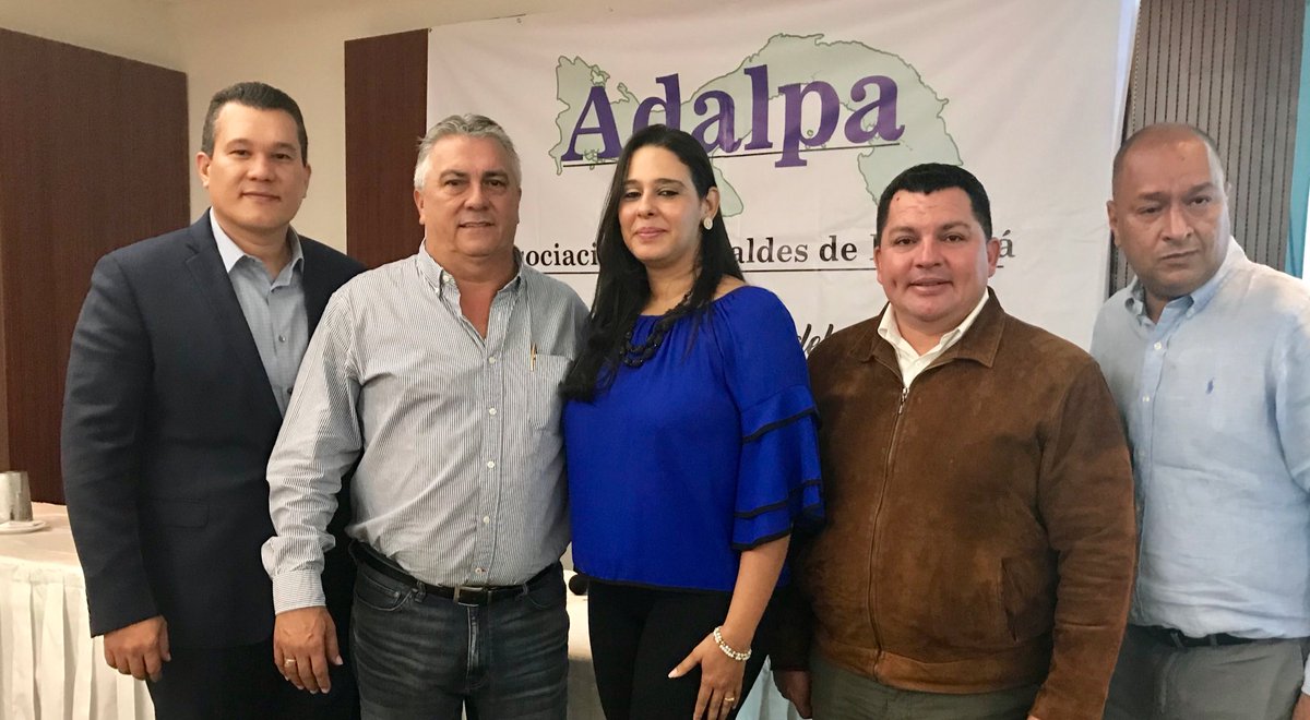 quibian_panay's tweet photo. Excelente intercambio de ideas en la Asociación de Alcaldes de Panamá.
Compartiendo ideas juntos llevaremos oportunidades a todos los municipios de Panamá. Una verdadera descentralización en beneficio a las comunidades. https://t.co/ybRpJGYskD