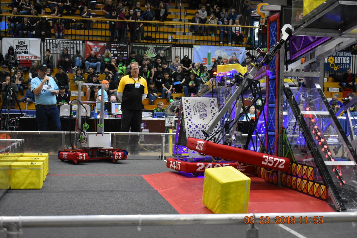 brobotics5162's tweet photo. Having a fun time at the West Michigan District Event! Won 2 matches but lost 1 before lunch! https://t.co/8ylnGClNSR