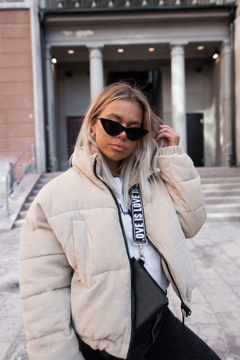 caminanguyen's tweet photo. Kan vi bara ta en tyst minut för hur fucking fin @AHedenstedt är!!!! Girlcrush alla dar i veckan!🌹 https://t.co/mvZipBV2dl