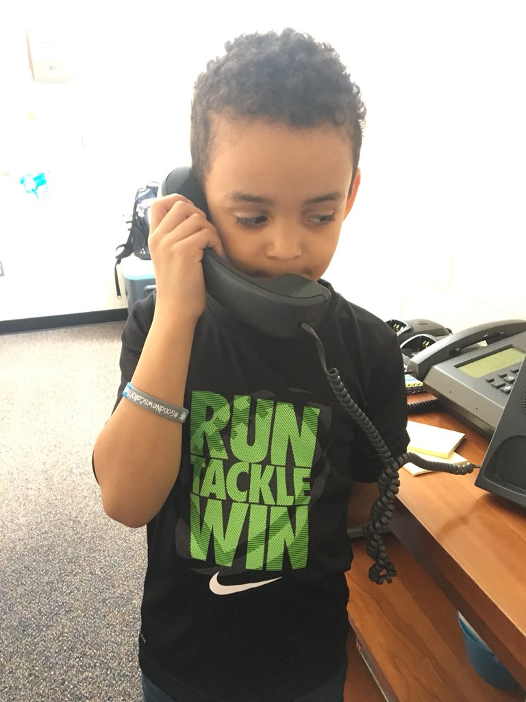 BullRunES's tweet photo. #GoodNewsCallOfTheDay goes to Mason @MsSeenoBRES class as he has been raising his hand and waiting to share his thoughts and walking safely to the line without racing. We even videoed if for mom to see. Way to go Mason! #teambullrun https://t.co/CwuemGTeBt