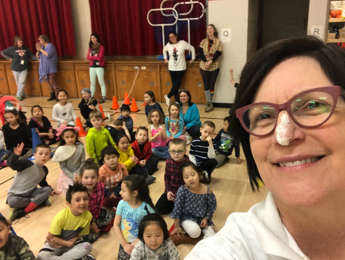 WausauFranklin's tweet photo. Celebrating great behavior with the Pie in the Face game. #PrincipalSelfie #NoseGotMostofIt #FranklinFun https://t.co/02SOZqXymL