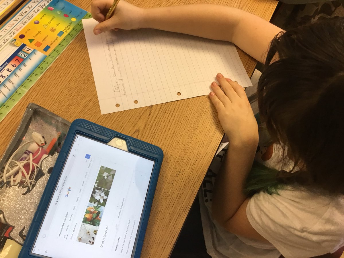 KimberlyGraeff's tweet photo. Love using technology to differentiate for my students! Today some used a self paced @nearpod to view examples of introduction paragraphs while other students used google to research facts about their topic. https://t.co/3EPj9giUXU