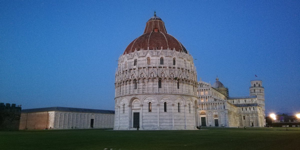 ortens84's tweet photo. #almostnight #Pisa #aspassoperpisa https://t.co/Hg2boyEVTX