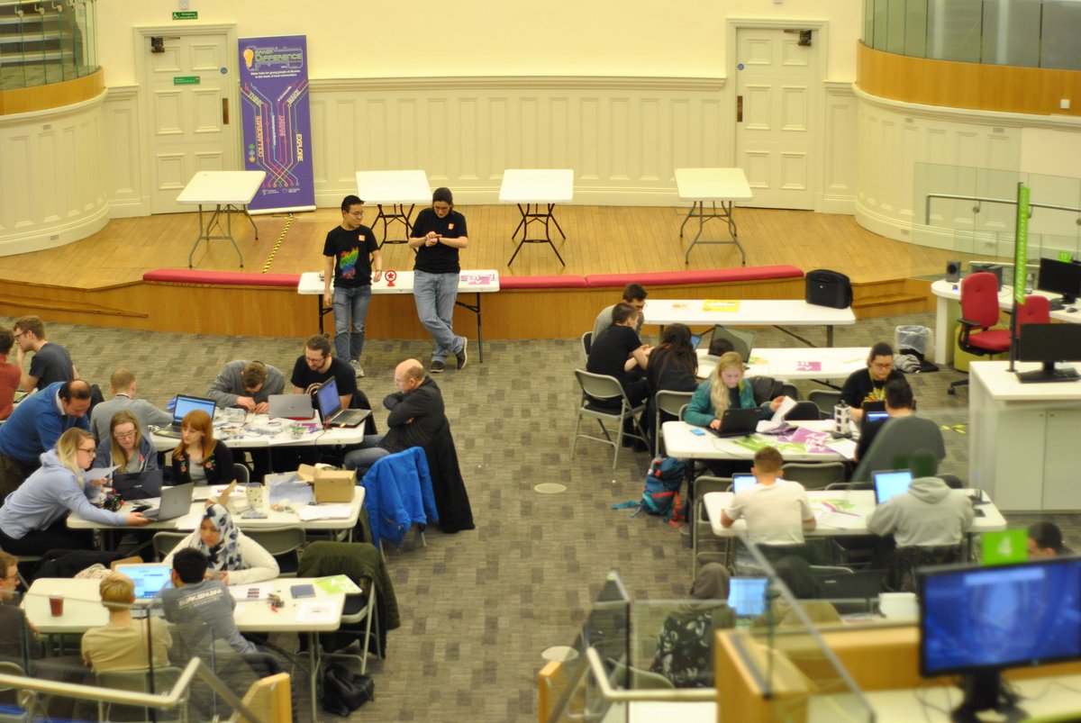 hipyliv's tweet image. #RobotsAndCode in full swing @Liverpoollib #Python #Arduino