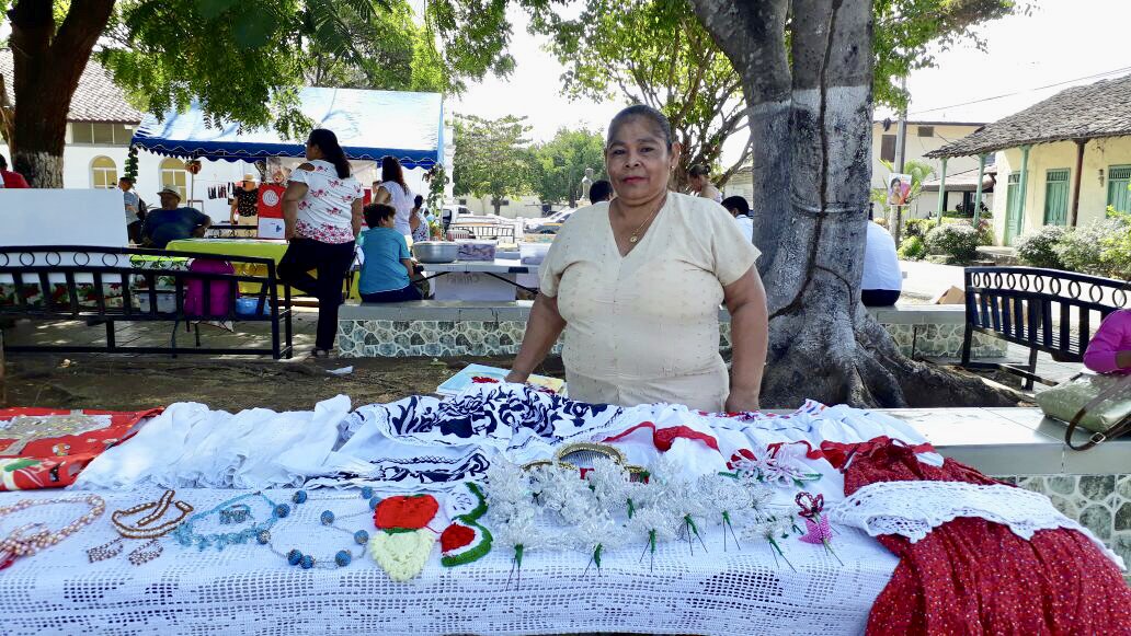 AmpymePanama's tweet photo. Acércate a la #ExpoIdeas que se lleva a cabo en estos momentos en el Parque de Pesé, donde muchos de estos emprendedores y empresarios herreranos exhiben sus productos y servicios. #Apoyalonuestro https://t.co/y7J3bOD6Y9