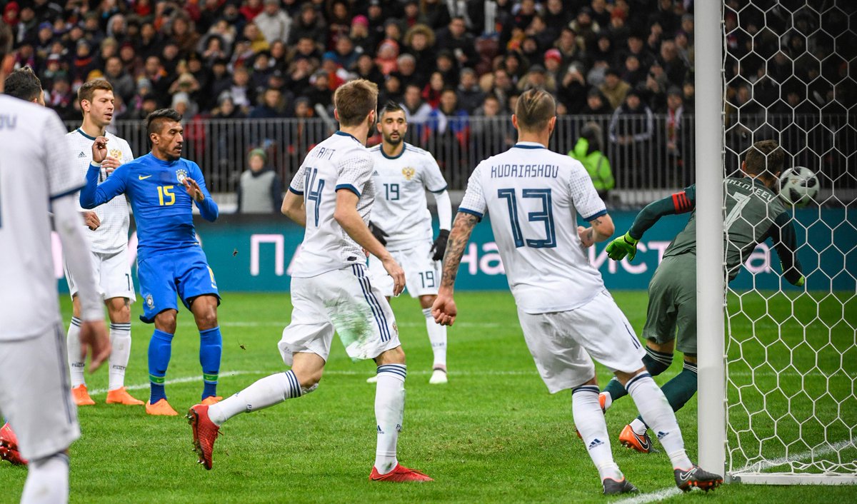 Com gol, Paulinho alcança Neymar e é vice-artilheiro da Seleção Brasileira na "era Tite". Saiba mais:

bit.ly/2G26Ant