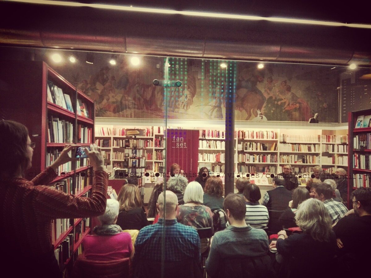 fan_set_'s tweet photo. Per a #IsabelRobles, #AnnaChover "ha sabut construir els contorns del buit a partir de la nostra matèria"
#CarnDeFiccions https://t.co/DVRkB9qS6O