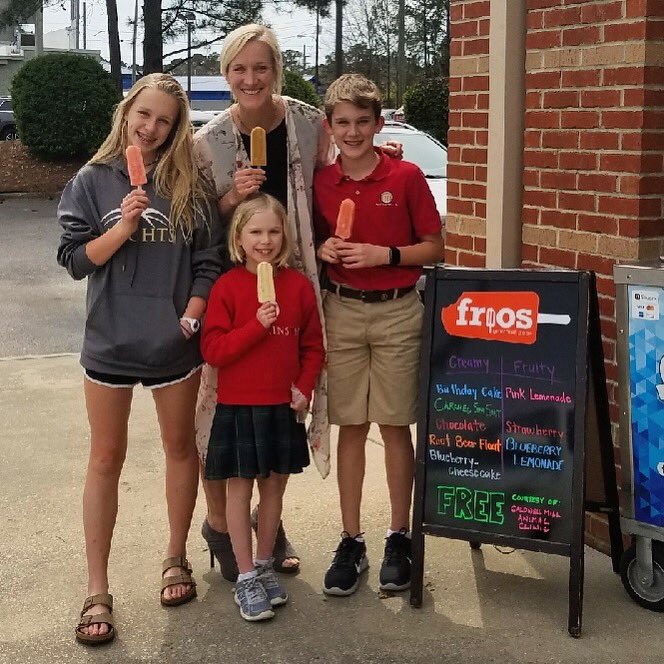 FriosBirmingham's tweet image. We’re giving away pops to customers &amp;amp; friends here at Caldwell Mill Animal Clinic until4:00! Stop by if you’re in the area. #freepops #cantbeatit