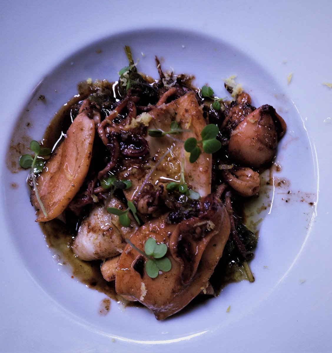 bardelpla's tweet image. Avui la nostra #Cuina 👉 Estava més inspirada que mai #Papada Ibèrica amb #Calamarcets 👏 

instagram.com/p/BgrRyM_FCND/…