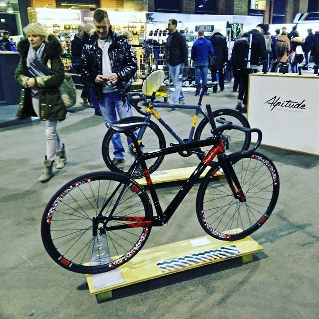 werkingcycle's tweet image. Ciao Berlino! 
#werkingcycles #werkingcycle #customcarbon #customcyclemovement #berlinerfahrradschau #berlin #bikeporn ift.tt/2pB0mjv