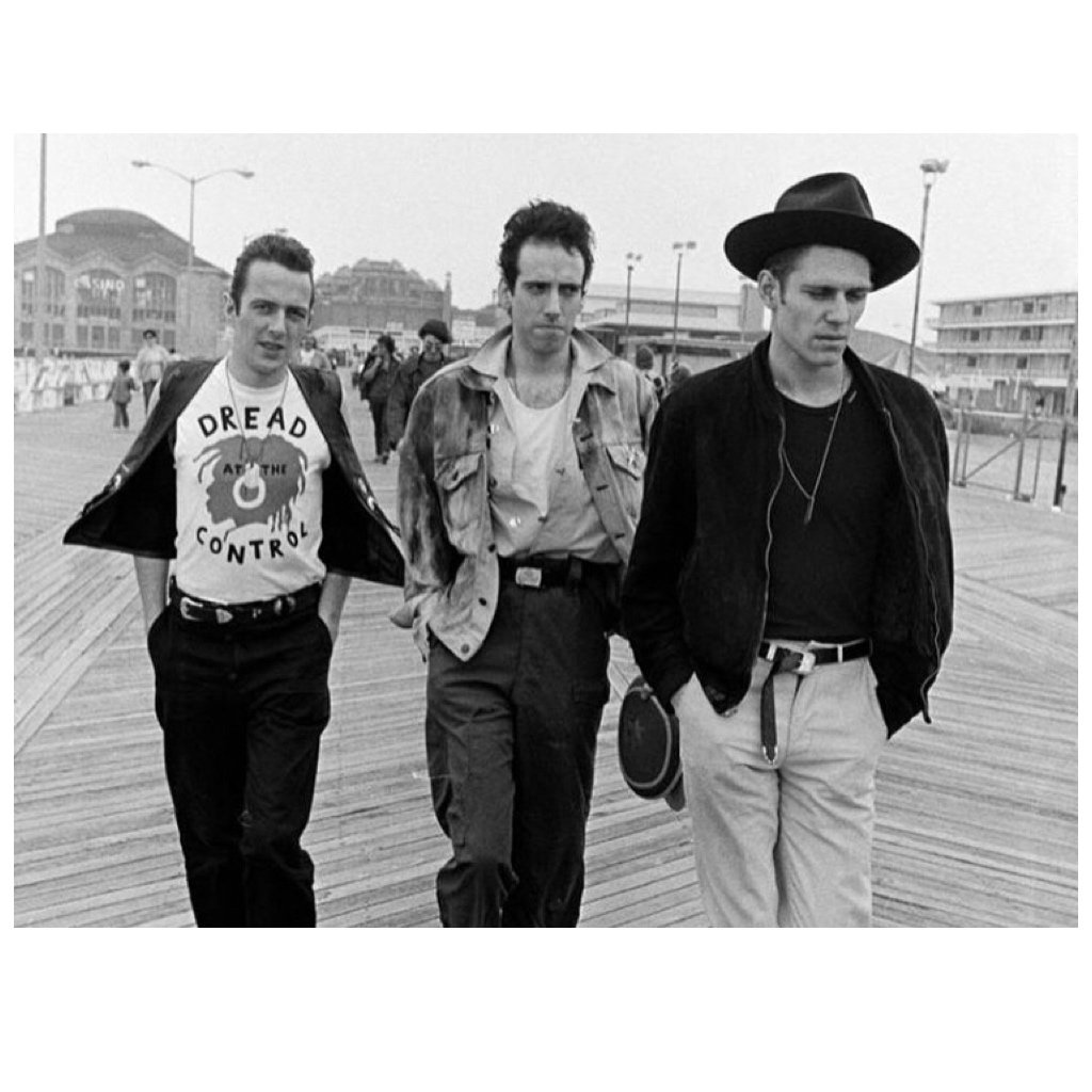 PropagandaAgent's tweet photo. Friday Mood #TheClash #PropagandaAgency #Mensstyle #Steeze #Mood #Friday https://t.co/Ti5i1zu9H4
