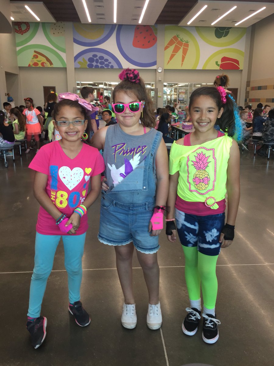 MonicamSanchez's tweet photo. Enjoying the day! 80’s never looked so good! Love this 3 ♥️ @annavaughn82 @dremcalderon @CFISDWells @CFISDWells3rd @CyFairCFisher #ExploreWells https://t.co/DhjBFRc1kX