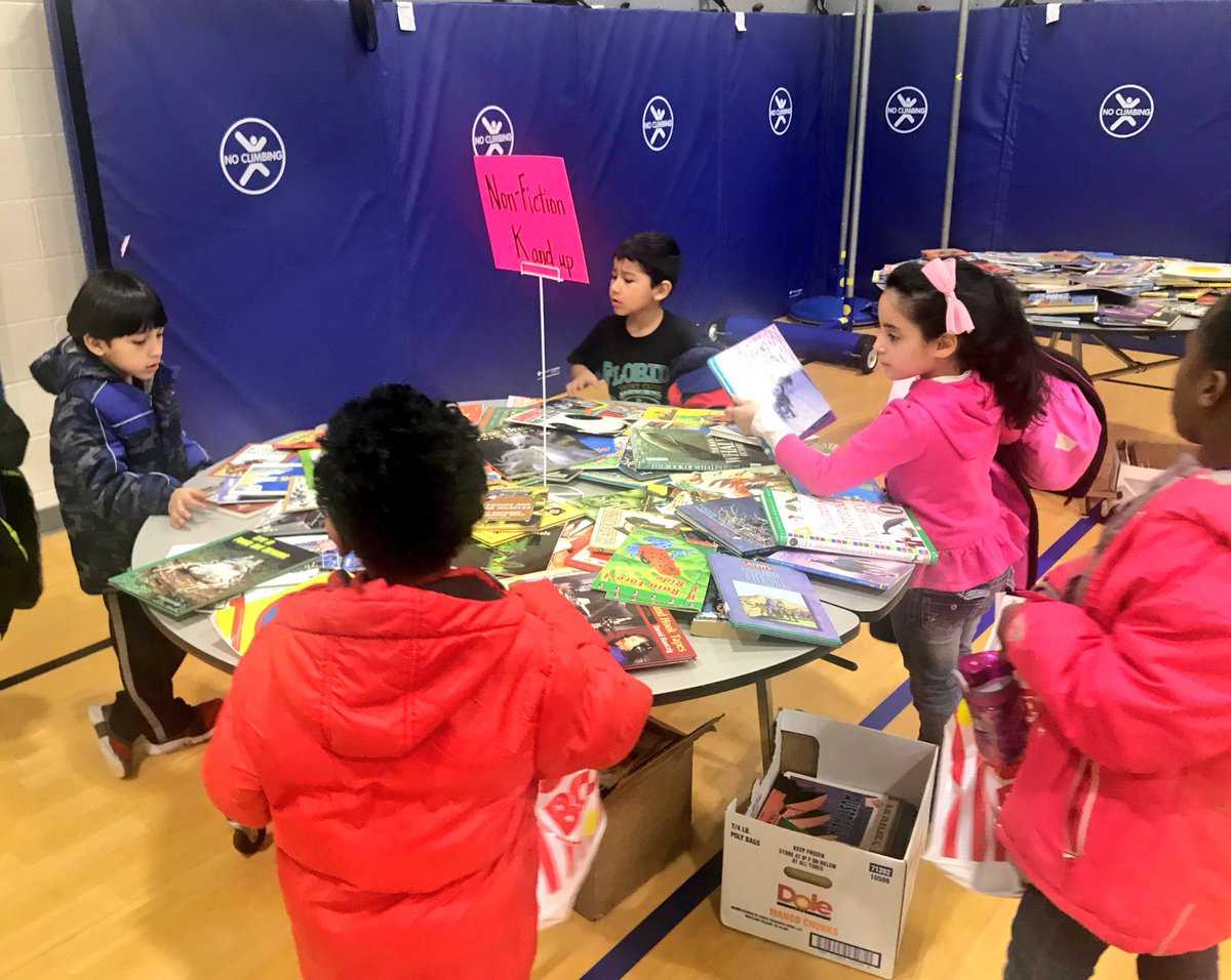 MrsKowalevicz's tweet photo. Thanks @RandolphStars PTA for letting us pick 3 new books to take home & read over Spring Break! #ranIBstars #BookGrab #RandolphReads #APSisAwesome #ArlingtonReads #FunInFirst https://t.co/AZzGu6svrm