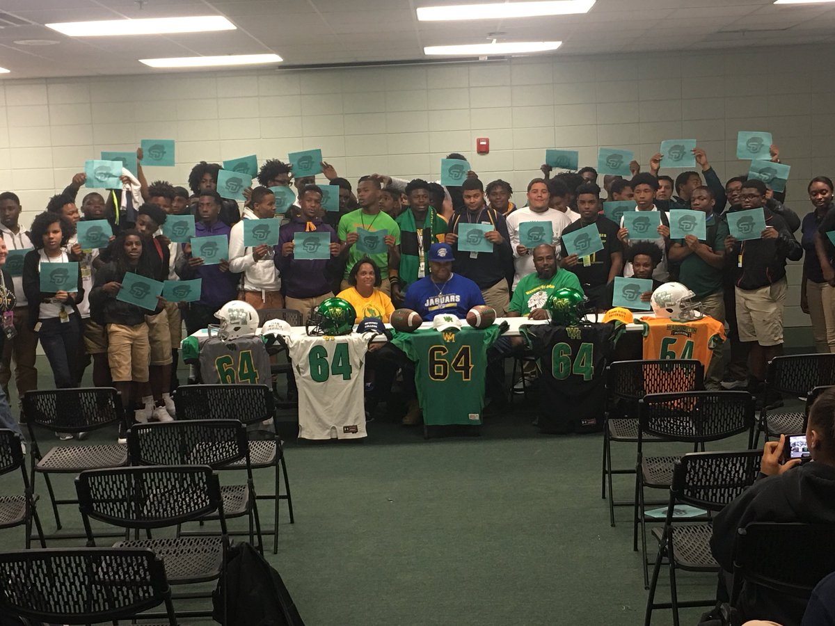 FLHarrison3's tweet photo. It’s official DaQuan Dantley and his parents made a decision that will last a life time. Big Dantley signed his scholarship papers today to continue his education and football career at Southern University! #gojags #proudofhisgrowth @Coach_Odums @coachberry77 @CoachSteveAdams https://t.co/iKLmYIkWxL