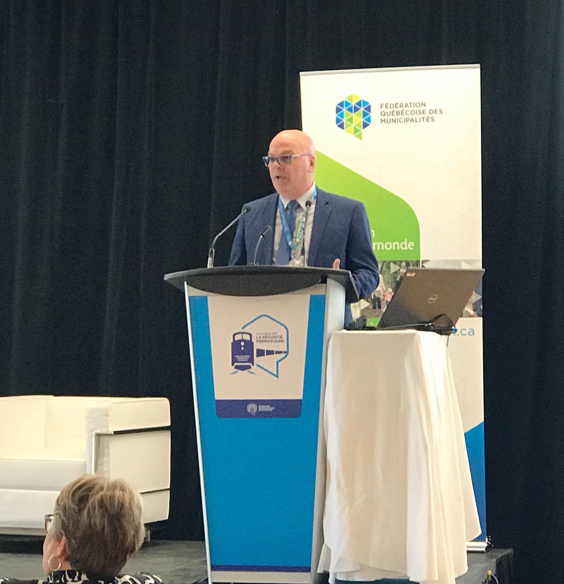 Isalaplante's tweet photo. Béland Audet de l’@culturesecurite présente son plan de formation sur la sécurité industrielle & ferroviaire à la @VLacMegantic . Un bel exemple d’une communauté qui se relève et se prend en mains! @FQMenligne @LucBerthold #ICSIM https://t.co/IS2ztQ1Nxo