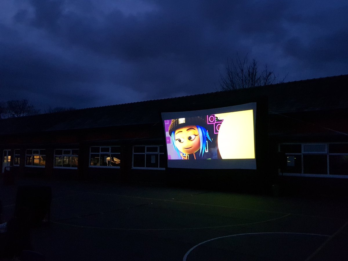 Inflatable Flix tweet media