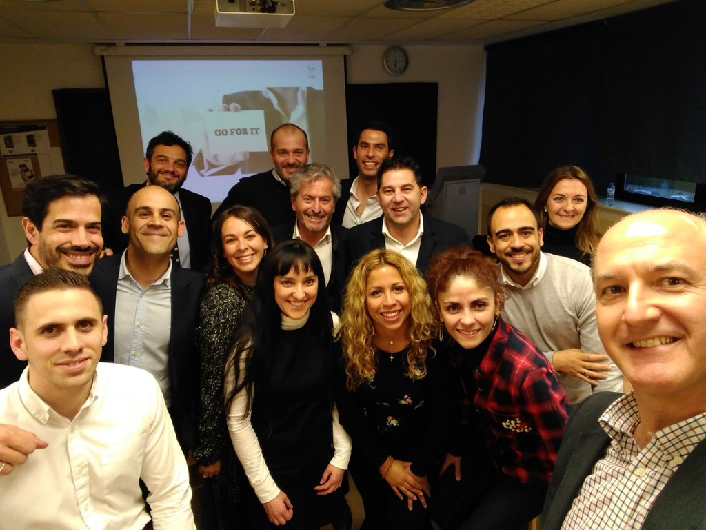 JoseFrRodrig's tweet photo. Mucho  talento en el aula👍🏻👍🏻👍🏻 en la apertura del Programa Superior de Dirección y Gestión. Agradecido también en nombre de la @AEERC_es del excelente claustro de profesores. 🎓🥇@icemd @ESICMadrid #customerservice #formacion @Discatel https://t.co/CUAfIU1Zhw
