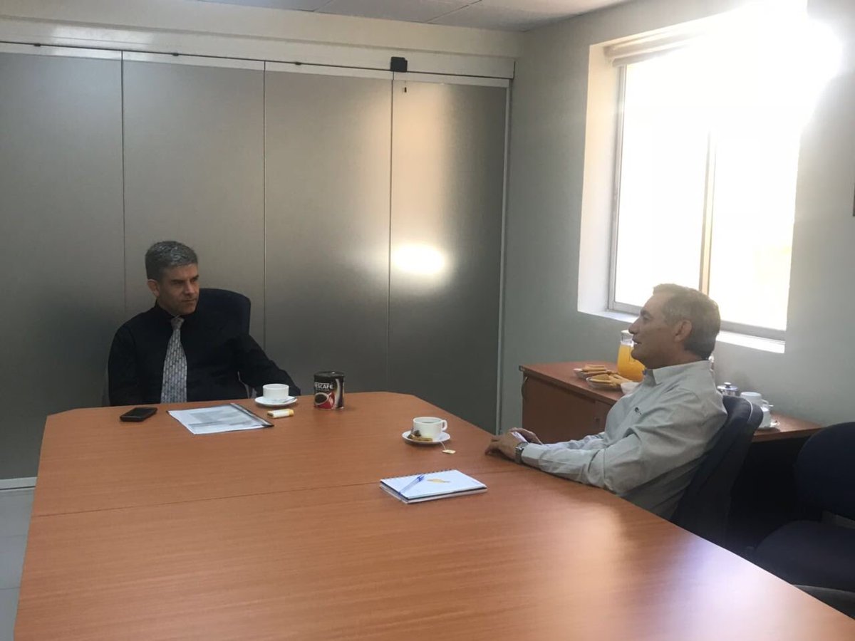 En este momento, Seremi de Economía <a href="/JavierPuiggros/">Javier Puiggros Vogel</a>, se reúne con Director (s) de CORFO, Héctor Leiva, para tratar lineamientos de acción.