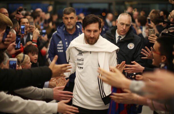 iYASS_00's tweet photo. كأنّكَ قمرٌ بارزّ وسط النجُوم
كأنّك قمرٌ وسط السماء ساطع ضيه❤️ https://t.co/DLICBvB4XP