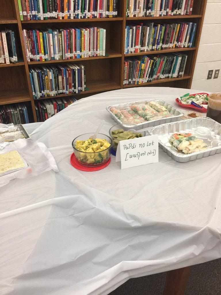 BHSIntNatClub's tweet image. Getting ready for our Fashion Show, checking out the food!