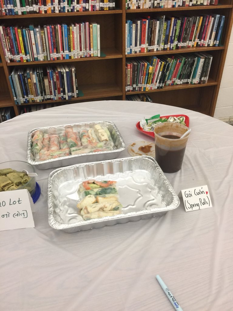 BHSIntNatClub's tweet image. Getting ready for our Fashion Show, checking out the food!