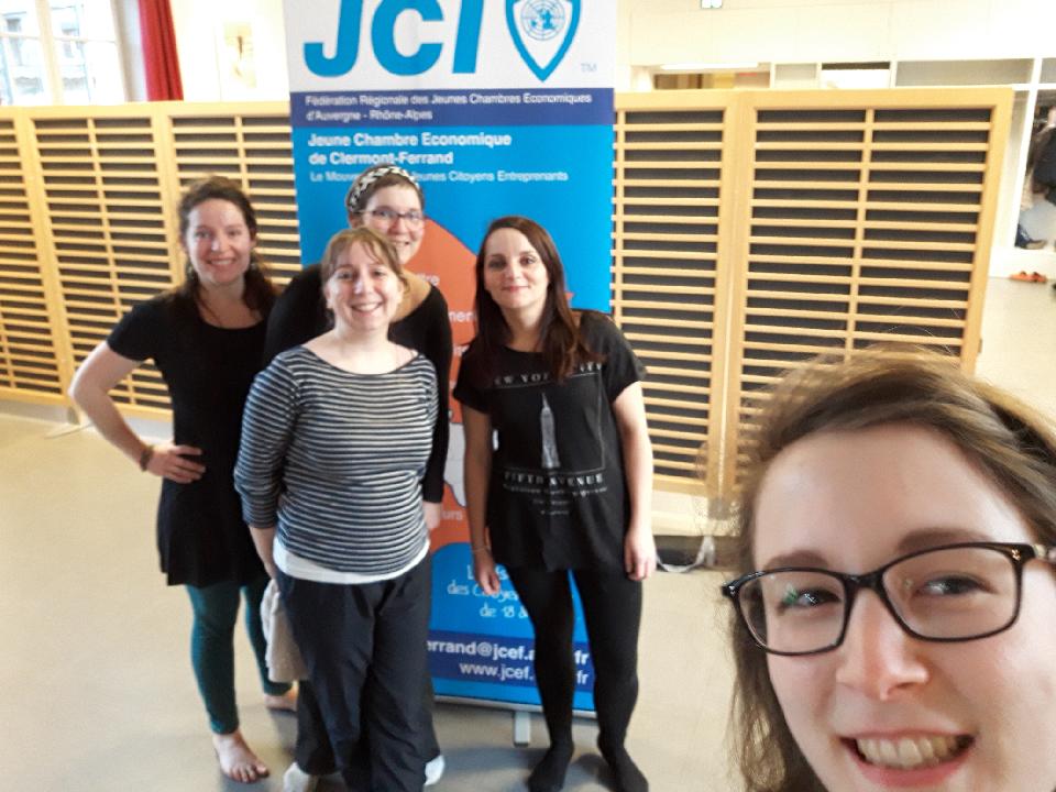 Après l'effort, le réconfort...
Ce soir à la Jeune Chambre, le Corum Saint Jean nous accueille pour un atelier Yoga avec Céline Bettinelli. Merci pour ce moment de ressourcement !