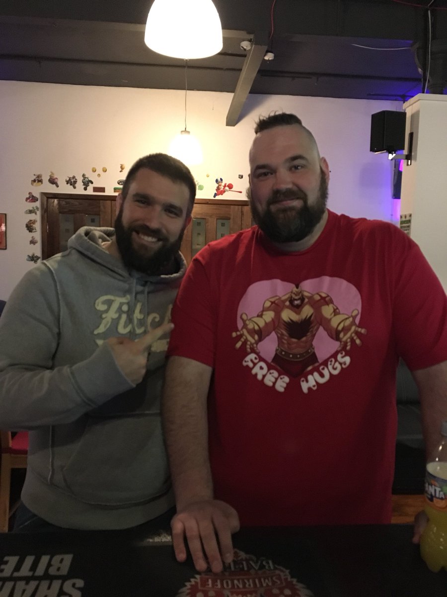 Sn3akysaxo's tweet photo. Keep an eye out for Zangief @arcadeclubuk this evening!
Be sure to ask for free hugs 🤗 #lostabet #zangief #sf2 https://t.co/5uipM17Fqf