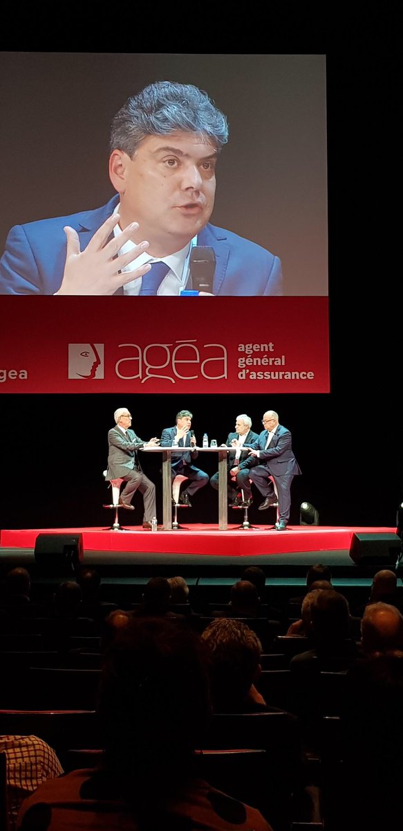ageaFrance's tweet image. Patrick Evrard, président d’agéa, @pascal_chapelon, président de Réussir, et @mbebear, président de la Commission de la distribution de @FFA_assurance, partagent leurs visions et leurs convictions sur le métier d’#AgentGeneral et sur les réseaux d’agents. #assurance #congresagea
