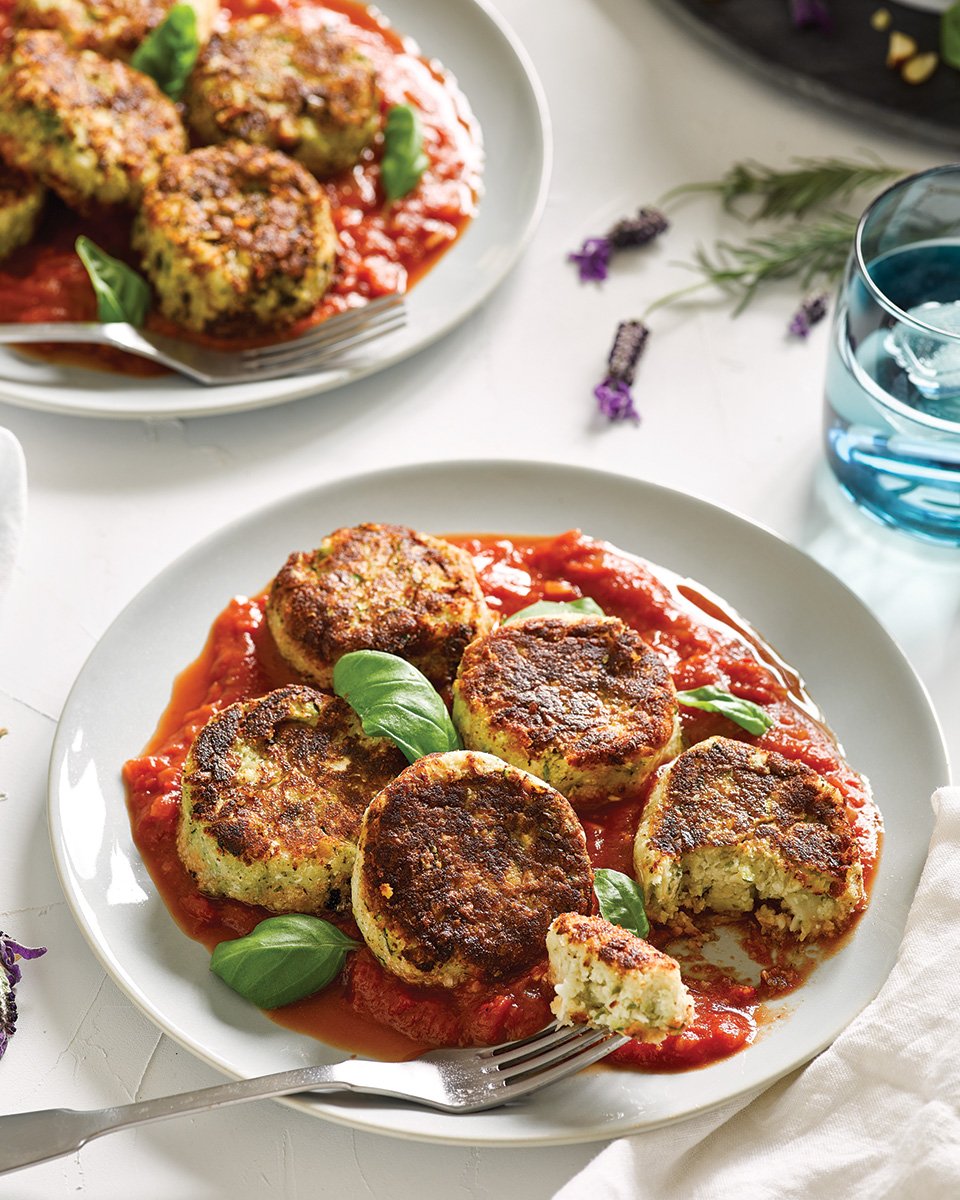 healthyfoodmag's tweet photo. Looking for some weekend dinner inspiration? These bean, cauli and courgette patties with spicy tomato sauce in our March issue are just the thing. Plus, they're completely #vegan! https://t.co/QQA4BQjtUq