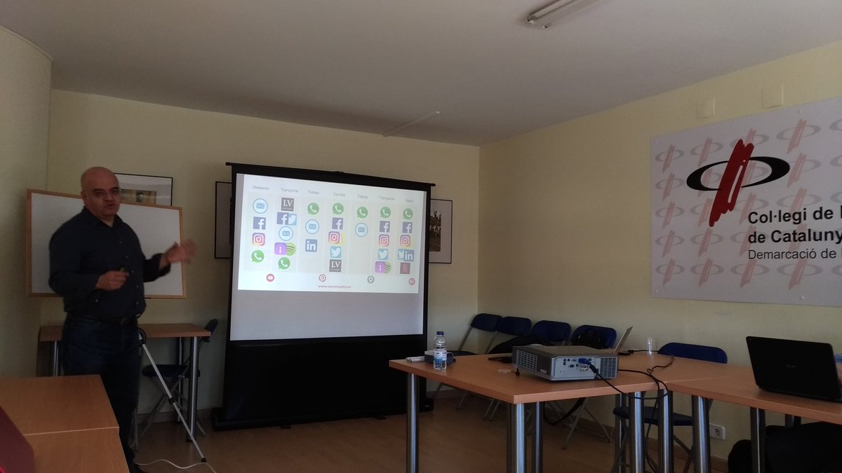 MonicaVisier's tweet photo. Formació en #xarxes #socials amb @esj @periodistes_cat #ESJCPC https://t.co/HvtbhqrcGt