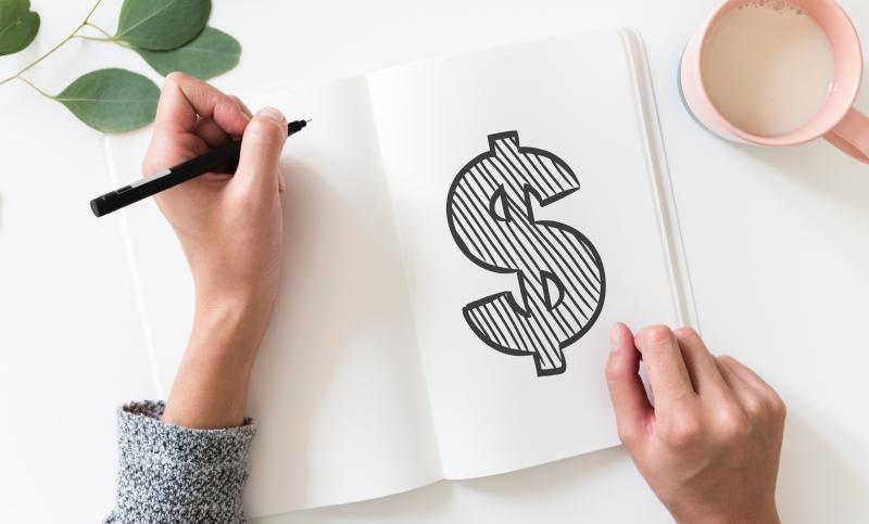 KoganPageHR's tweet photo. "Employees work harder if you give them more money" https://t.co/xvXJ7j1wDq Debunking reward and recognition myths with @John_Fisher01 #employeerewards #workrewards https://t.co/4zvdyGqsql
