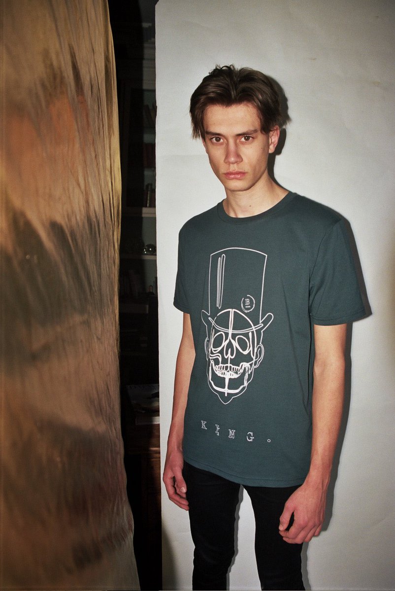 Thom Botwood - King

thombotwood.co.uk/products/thom-…

#thombotwood #menswear #clothinglabel #wales