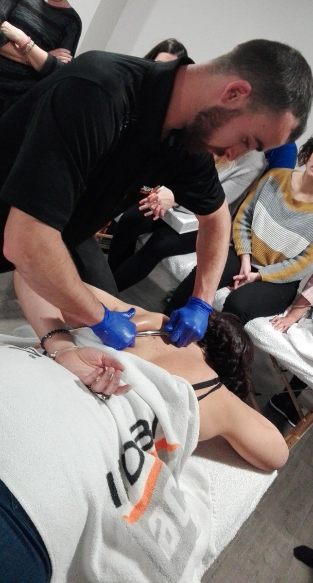 saraindiba's tweet photo. Seguimos con la formación #IndibaActiv!!Curso #IndibaFascia en #Donostia. Gran éxito y gran grupo!!!Eskerrik asko!! @INDIBAactiv https://t.co/jaISFJU7cI