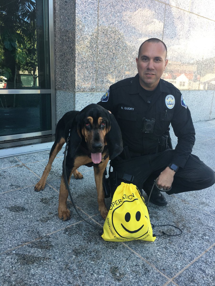 SantaAnaPD's tweet photo. Thank you to Operation Be Kindπ in partnership w/ Service Champions for stopping by yesterday & dropping off these awesome kind bagsππΌ We thank you for your good deed & support of the law enforcement community π #gooddeeds #operationbekind #OBK #givingback #spreadingkindness https://t.co/gkCIUrZMmG