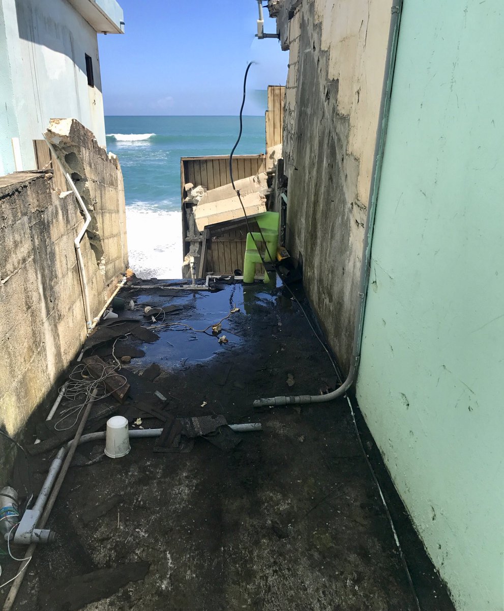 Maritza Cañizares (@maritzawapa) on Twitter photo Viviendas colapsan tras fuerte oleaje en el barrio La Boca en Barceloneta. Alcaldesa trabaja plan de desalojo. <a href="/NoticentroWAPA/">NotiCentro</a> Viviendas colapsan tras fuerte oleaje en el barrio La Boca en Barceloneta. Alcaldesa trabaja plan de desalojo. <a href="/NoticentroWAPA/">NotiCentro</a>