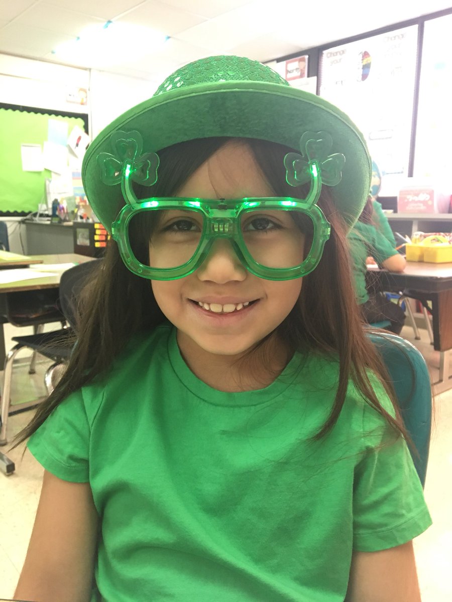 stepholson44's tweet photo. She loves her Irish look today #d83spartans #d83shines https://t.co/3v9m1eYPpR