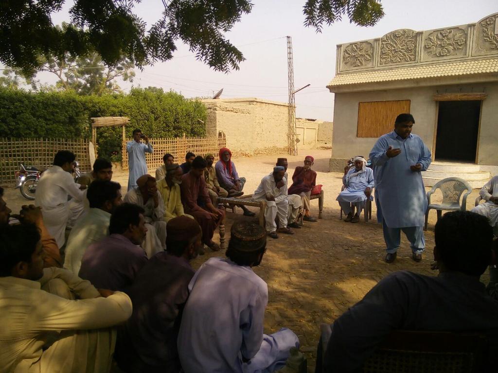Arifsadullah's tweet photo. Community Health Awareness Session conducted by the Executive (M&amp;E)Mr Yar Mohammad Junejo &amp; SO 4 Mr Gul Raiz in different villages catchment area of  BHU plus Bago Daho DO Ghotki at Mirpur Mathelo. @Arifsadullah @PPHIOFFICIAL https://t.co/dlG3bDumZo