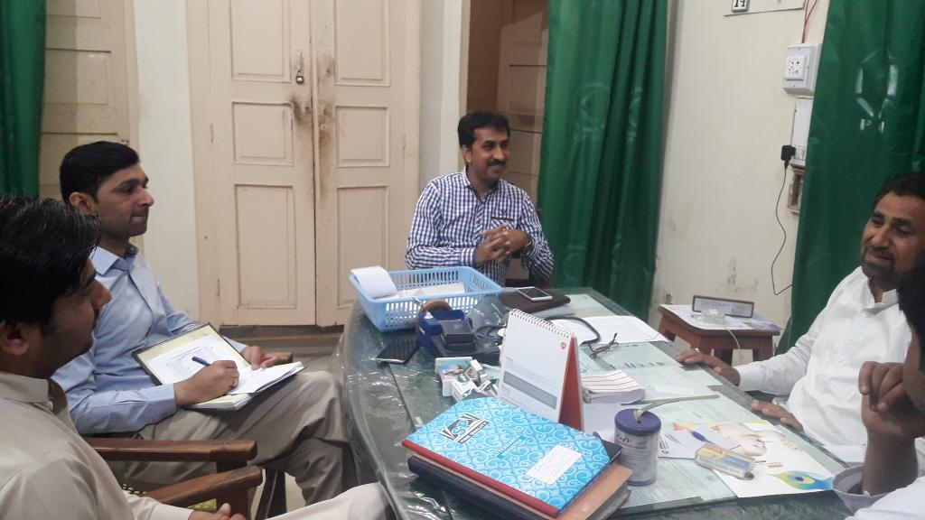 Arifsadullah's tweet photo. Staff meeting conducted &amp; chaired by the DM Ghotki along with MS Adilpur, MO HQ &amp; lab Technicians at RHC Adilpur DO Ghotki at Mirpur Mathelo. @PPHIOFFICIAL @Arifsadullah https://t.co/CaQVXuJhvV