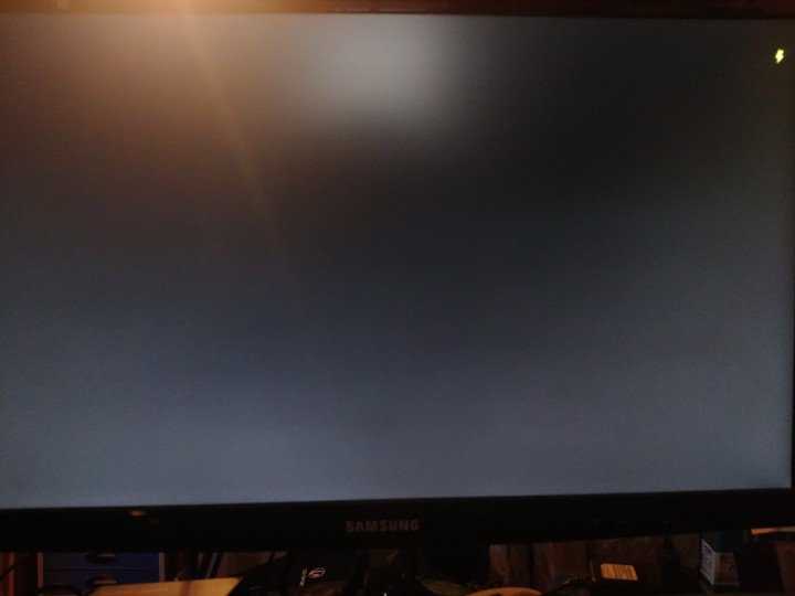 MattLDT's tweet image. Voilà @recalbox avec le nouveau Radpberry Pi 3+ (écran noir avec éclaire). Testé avec l' .img et également avec l'installation via NOOBS. N'achetez pas la machine sans savoir 😉 . Sinon avec le RSPB Pi 3 toujours Nickel #raspberrypi3modelb+