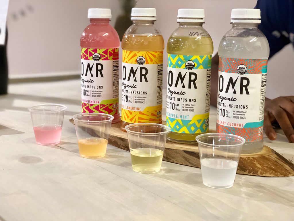 roarorganicca's tweet photo. 📣Today's your LAST CHANCE to win 8 PT sessions with trainer #MattPauderis!

Our final @PusaterisFoods pop-up is live, so come by @CFtoeatonCentre to sample 4 fresh flaves.

Pro tip: Going out tonight? Roar Organic makes for super yummy cocktails &amp; chase (&amp; keeps you hydrated) 😉 https://t.co/EhElEbAhXV